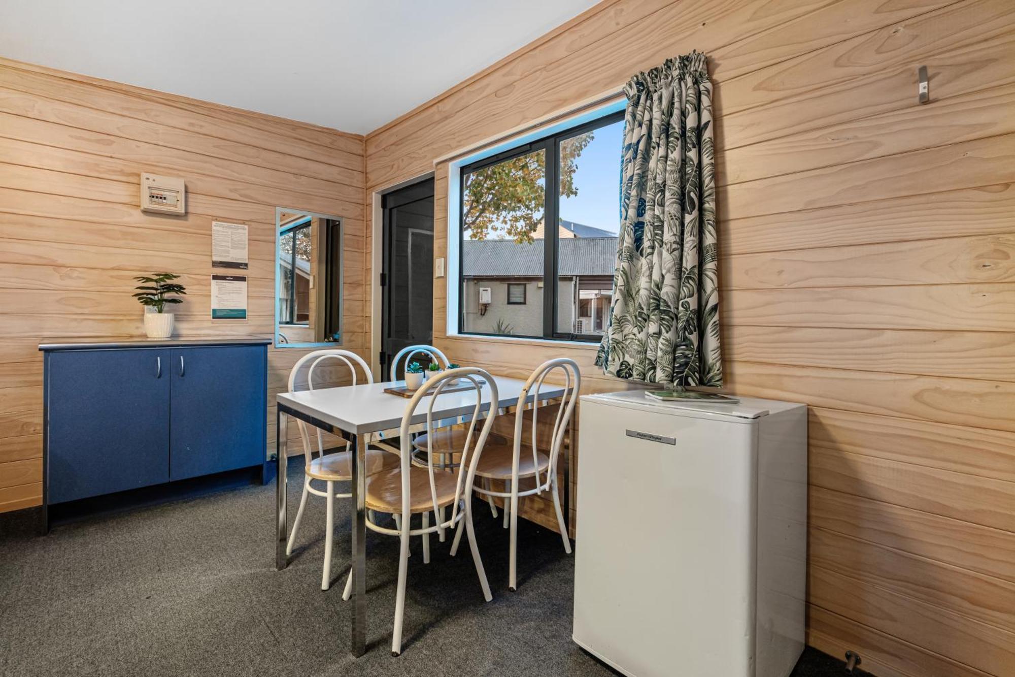Tasman Holiday Parks - Christchurch Exterior foto A kitchen in a motel