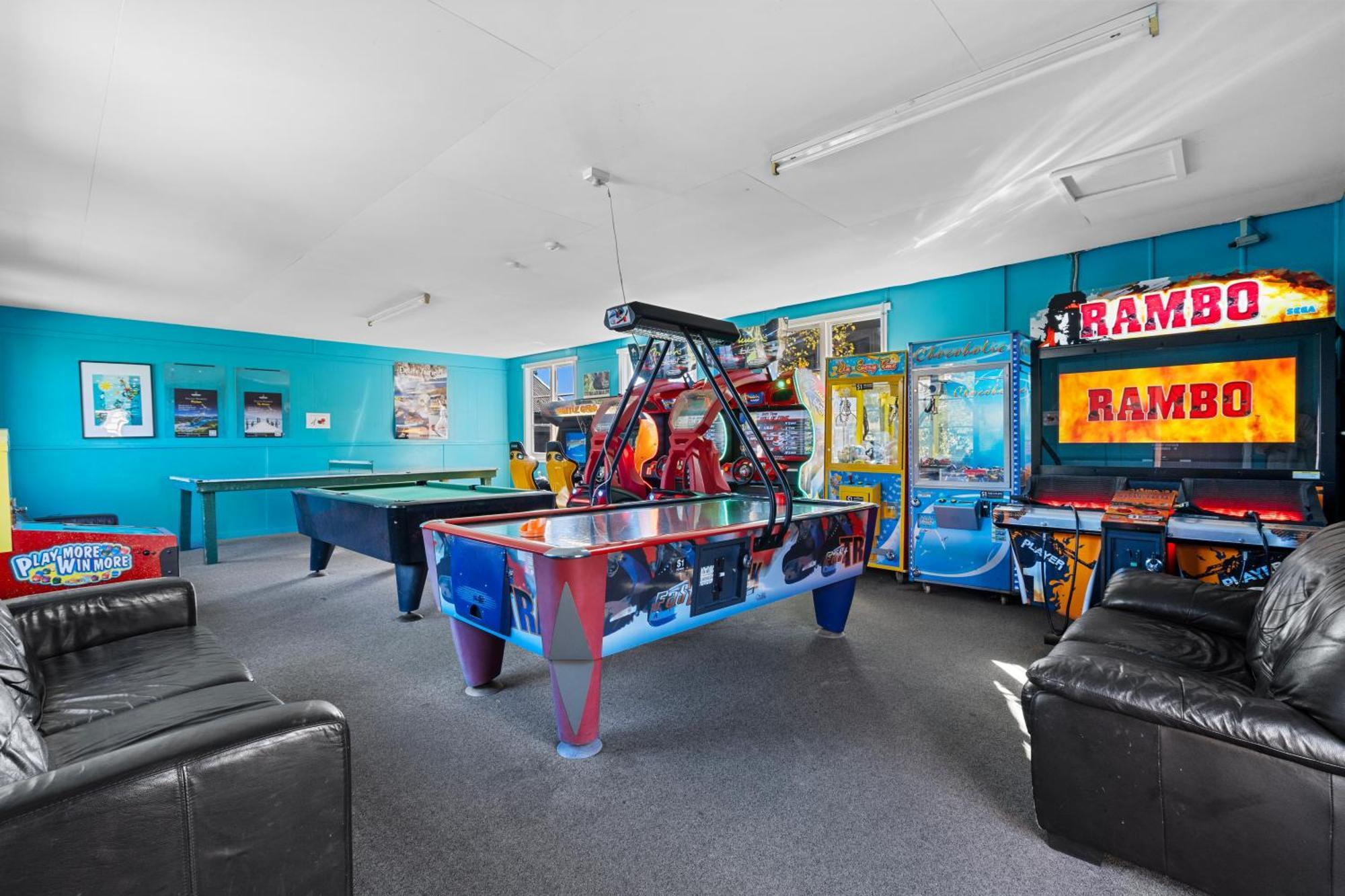 Tasman Holiday Parks - Christchurch Exterior foto The games room at the Australian Institute of Sport
