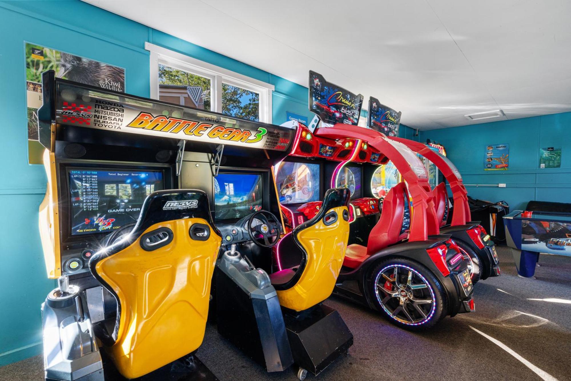 Tasman Holiday Parks - Christchurch Exterior foto The arcade at the 2014 World of Speed