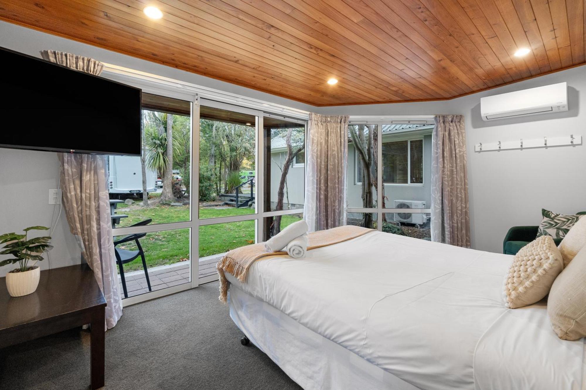 Tasman Holiday Parks - Christchurch Exterior foto A room at the hotel