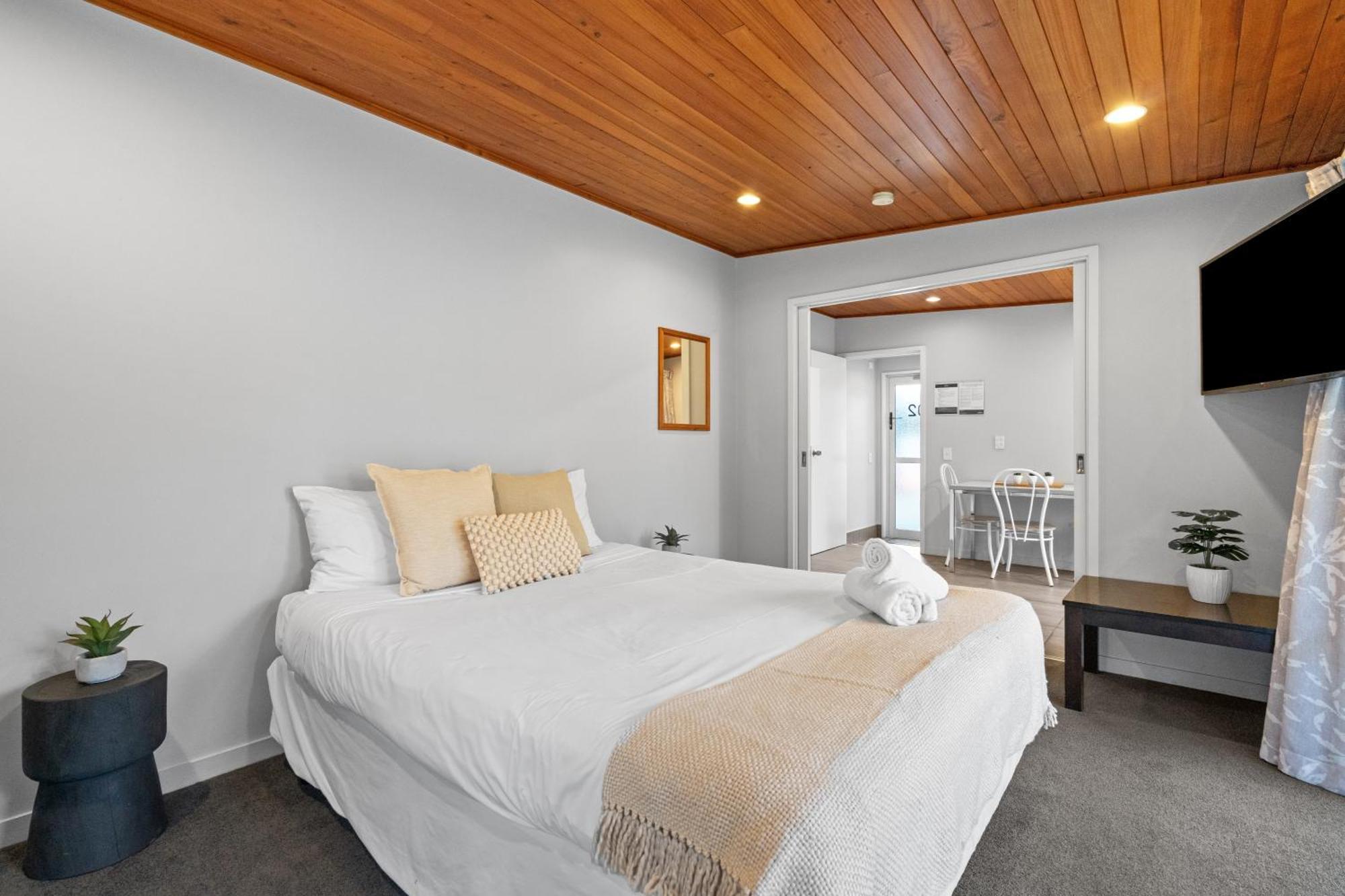 Tasman Holiday Parks - Christchurch Exterior foto A bedroom at the hotel