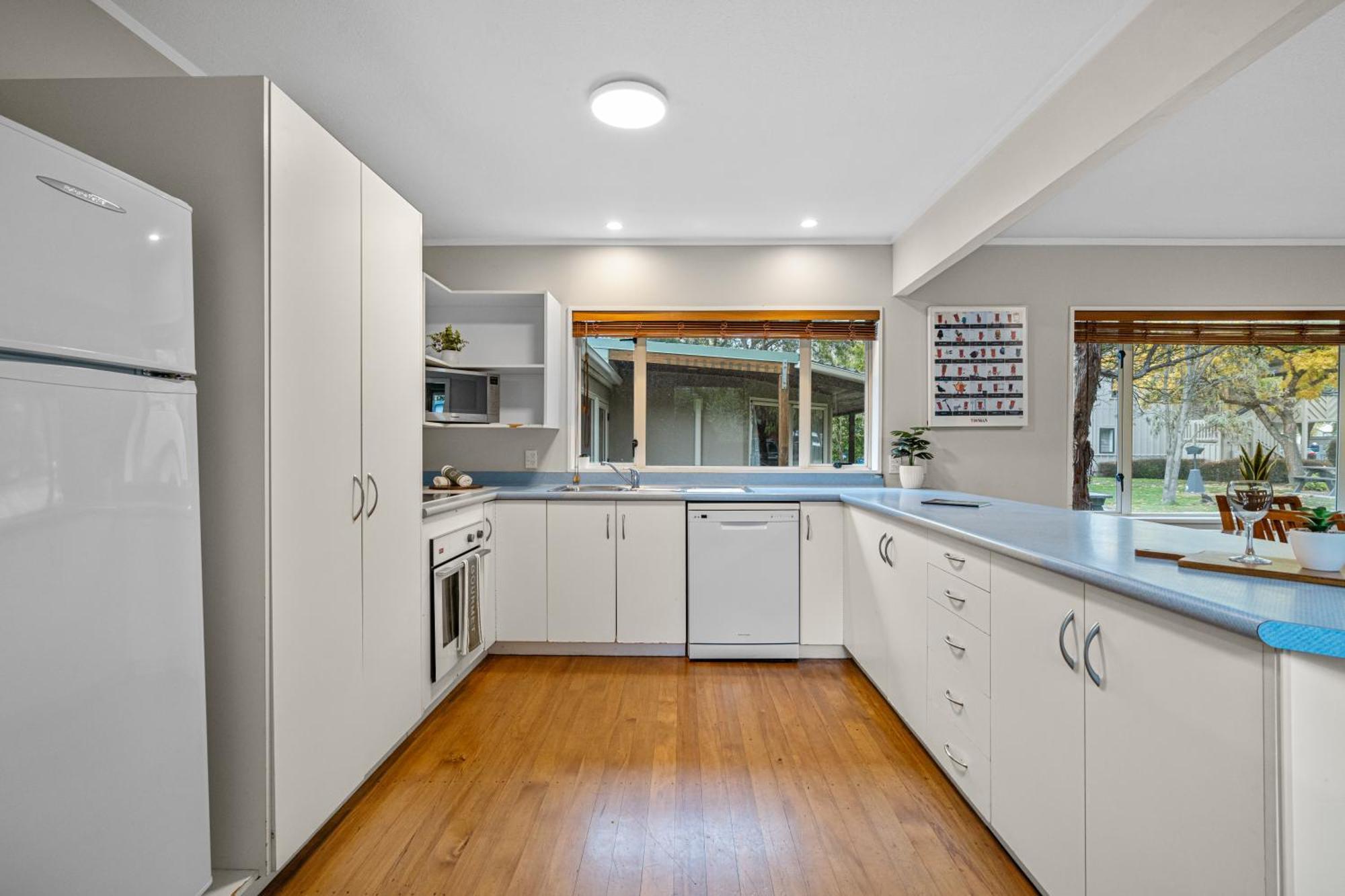 Tasman Holiday Parks - Christchurch Exterior foto A modern Australian kitchen