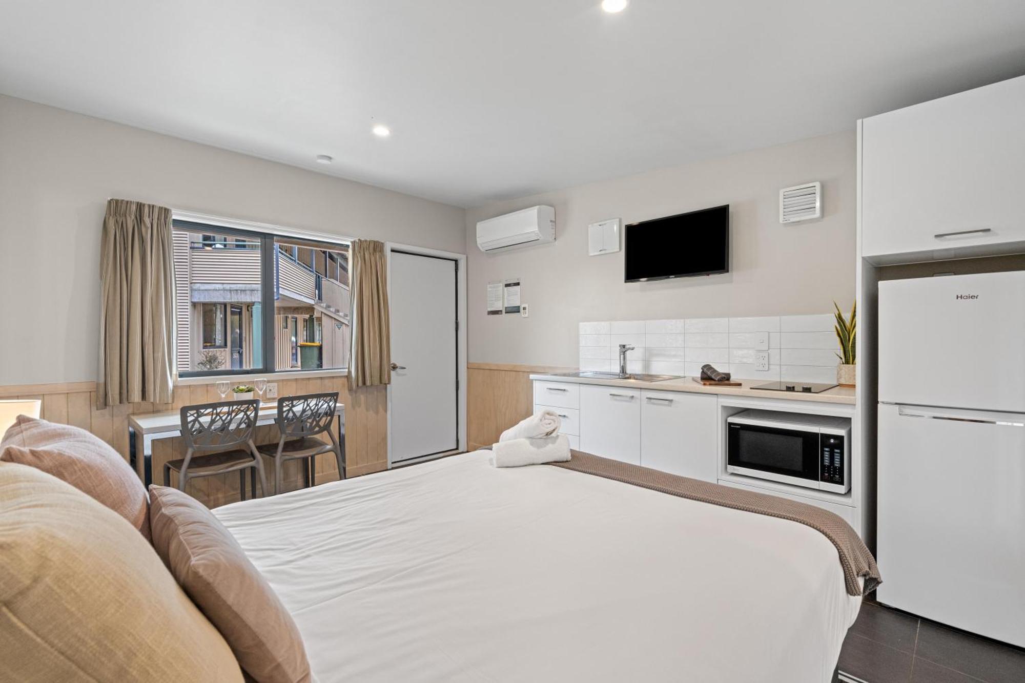 Tasman Holiday Parks - Christchurch Exterior foto A studio apartment in Australia